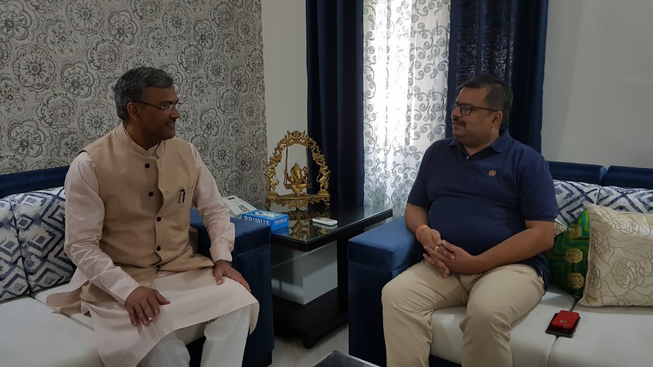 Manu Gaur TAXAB President met Honourable CM Uttarakhand Trivendra Singh Rawat on #Bharat4PopulationLaw at his Delhi Residence.