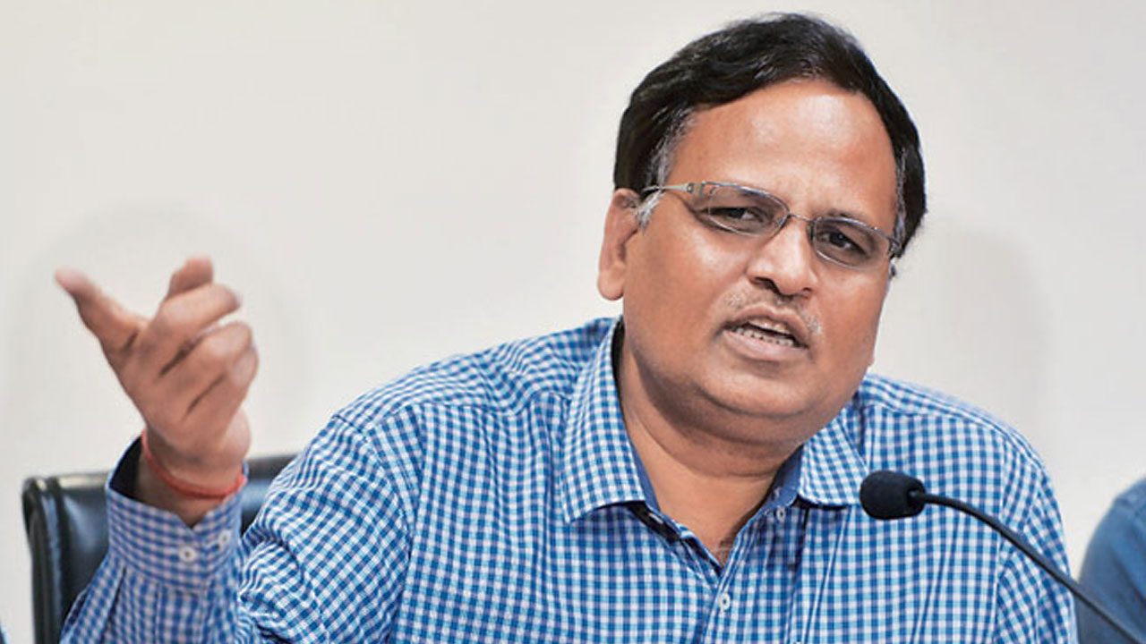 TAXAB President Manu Gaur met Satyendar Jain Honourable Health Minister of Delhi Government on #Bharat4PopulationLaw